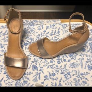 Seychelles rose gold wedge